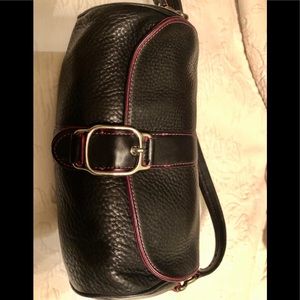 EUC. Cole Haan Pebbled Leather Barrel Bag
